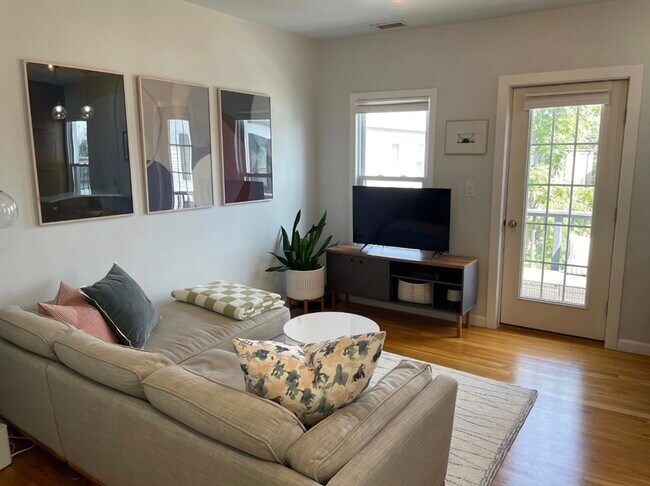 Photo - 258 Everett St Unit #1