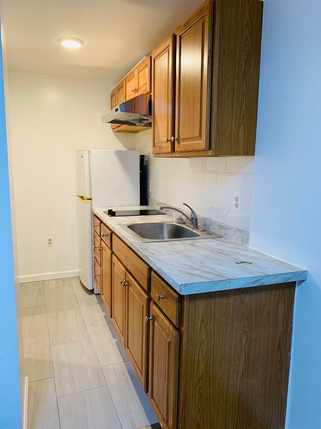 Building Photo - 834 Christian St Unit 2R