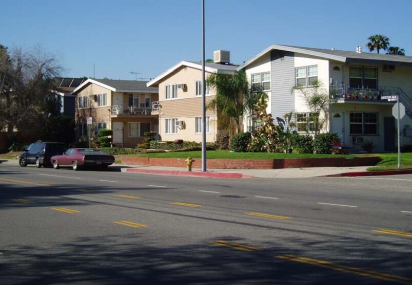 Photo - 4965-4971 Kester Ave