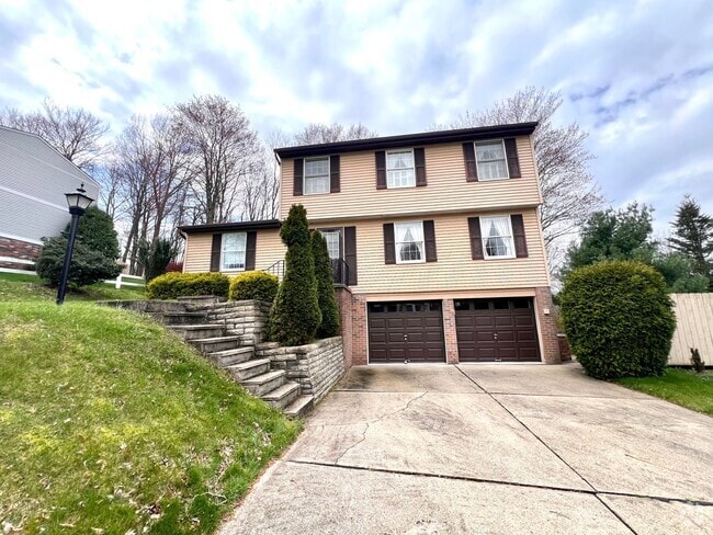 Building Photo - Beautiful Home - 3 Bedroom 2.5 Bathroom - ...