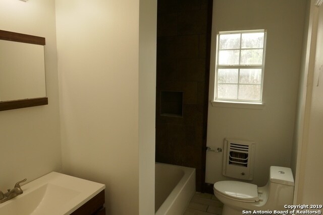 Photo - 2/1 open concept great location central SA Unidad 4