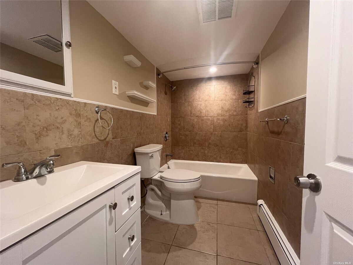 Photo - 61 Fulton St