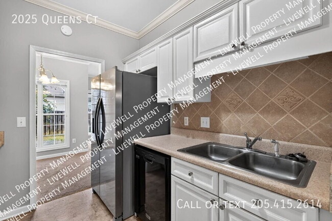 Photo - 2025 Queens Ct