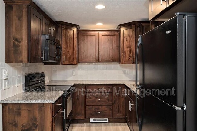 2085 Brittany Ln Unit 303