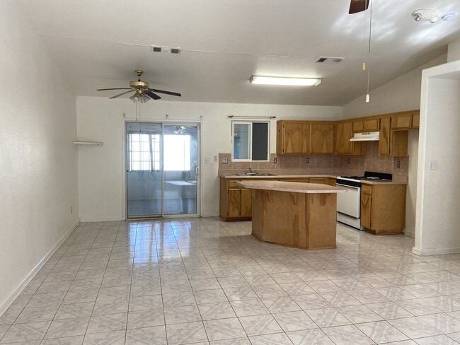 6903 Creamery Ln
