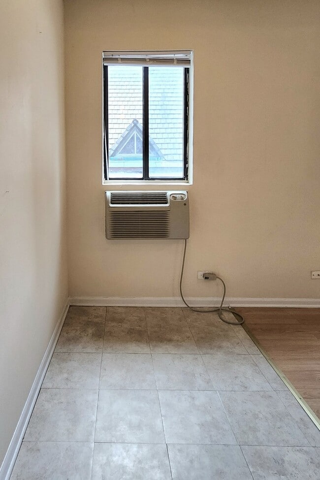 Photo - 1430 N Dearborn Pkwy Unit 308