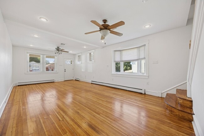 Building Photo - Charming 3-Bed Twin Home in the Heart of C...