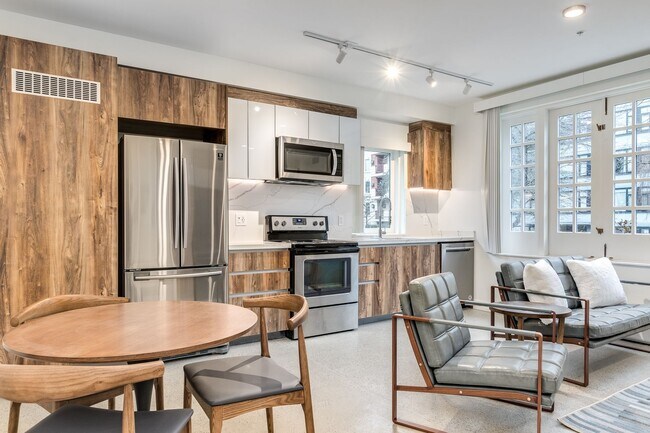 Photo - 1170 Barclay St Unit 107