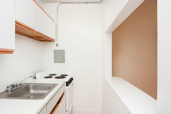 Photo - 3345 N Marshfield Ave Unidad 804