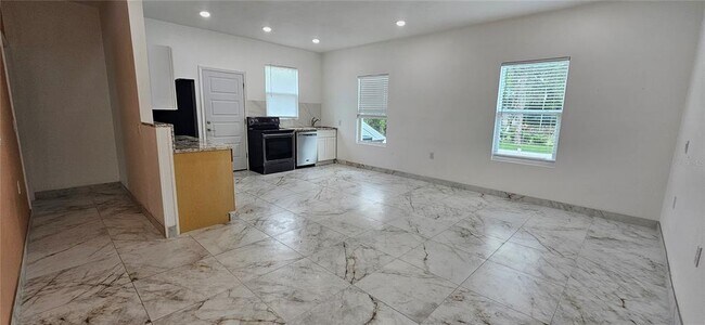 Photo - 528 Wideview Ave