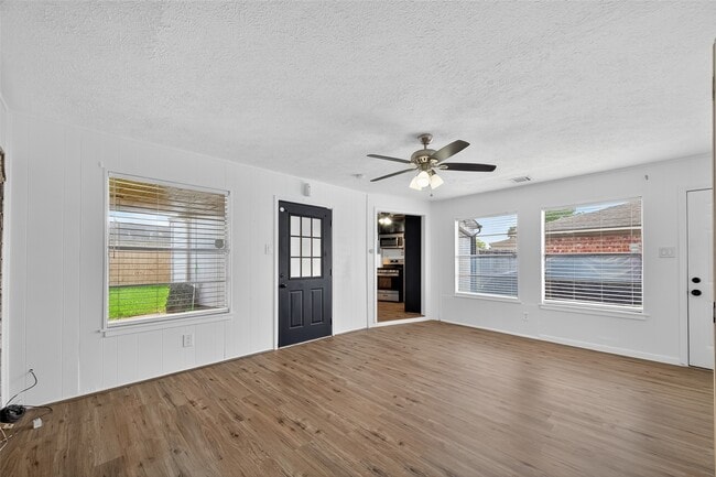 Photo - 9858 Sageaspen Ln House