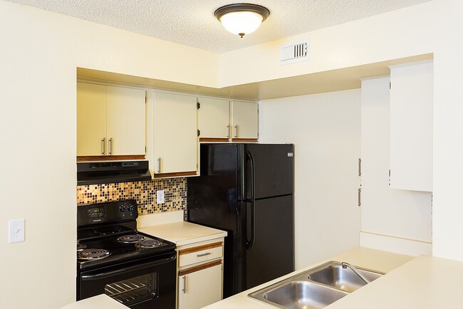 Photo - Beautiful Condo with 2-bedroom and 2-bathroom in Bella Vista Unit 280