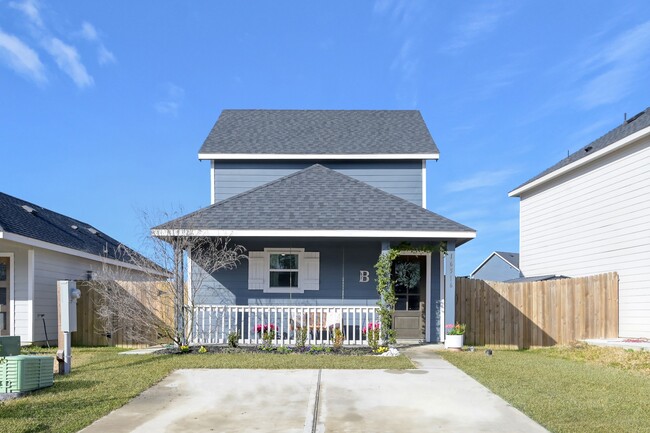 Photo - 16516 Jasmine Marie Pl
