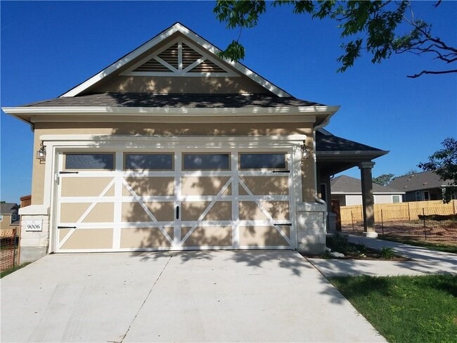 Building Photo - 9006 Acorn Cup Dr