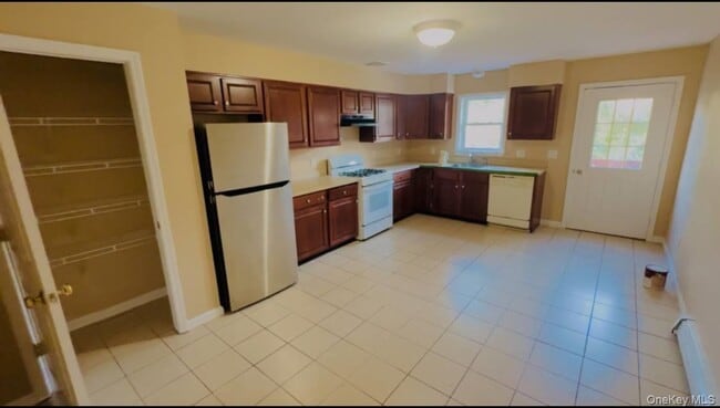 Building Photo - 50 Moultrie Ave Rental