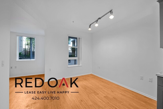 Building Photo - 5837 W Sunset Blvd Unit 505 Rental