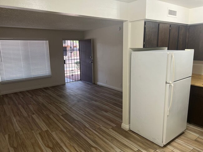 Photo - 1 Bedroom 1 Bath In Central Las Vegas