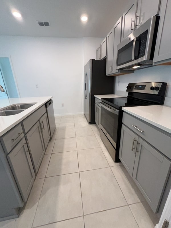 Photo - 76 Citrine Lp