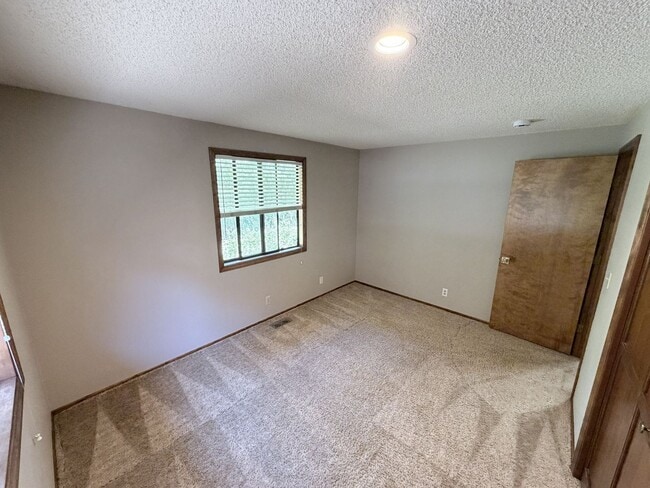 Photo - Three Bedroom Home in South Salem