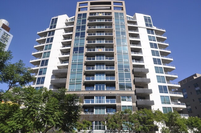 Exterior 10th Ave. - 253 10th Ave Unit 229