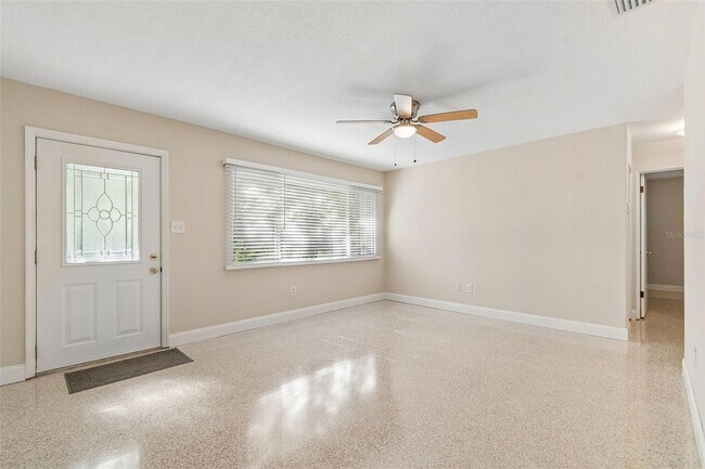 Photo - 200 Evelyn Ave