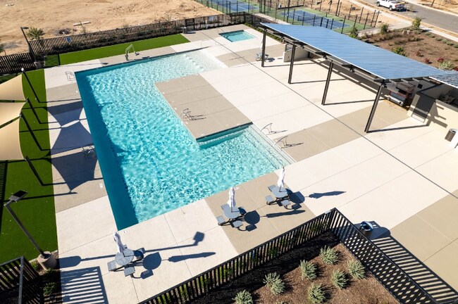 Photo - 15773 W Kendall St Casa