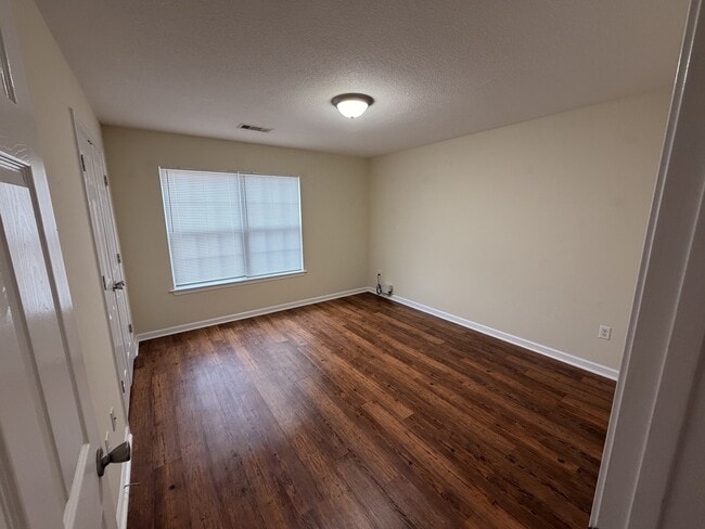 Photo - 259 Canterberry Pl