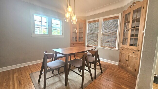 Photo - "Charming 3-Bed Oasis in Minneapolis – Spacious 1802 Sq Ft with 2 Full Baths!"