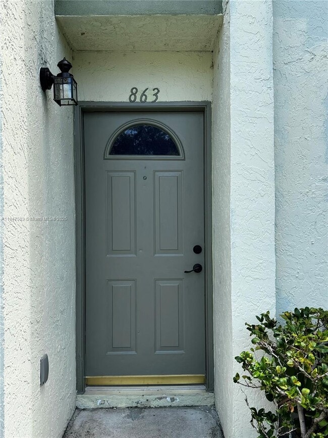Photo - 863 Crystal Lake Dr Townhome