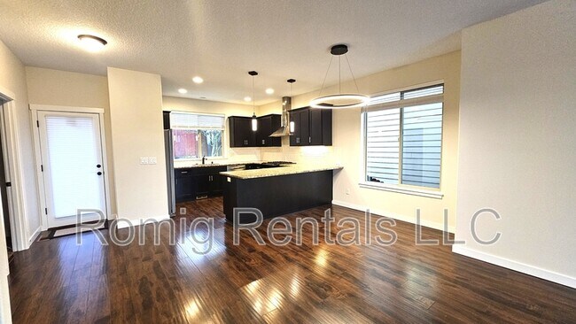 Photo - 1403 NE 71st Dr