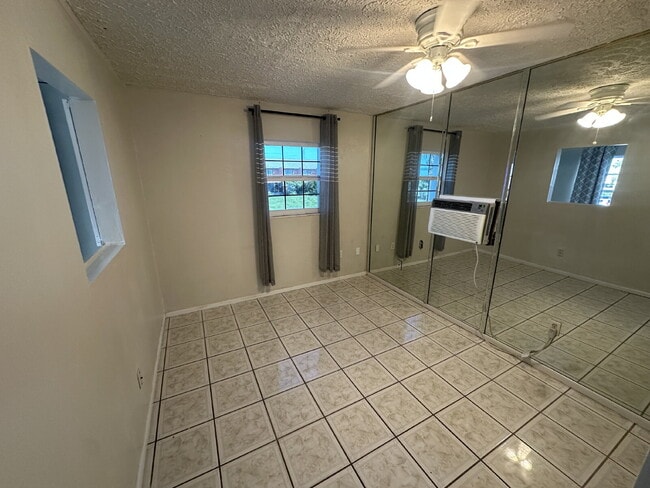 Photo - Riverside Community Essex House Unidad 28