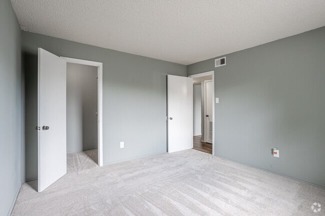 2HAB, 2BA - 950-980SF
