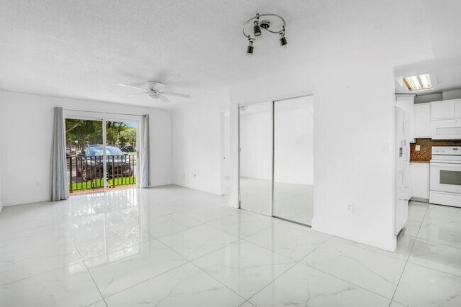 Photo - 4805 NW 7th St Unit 10515