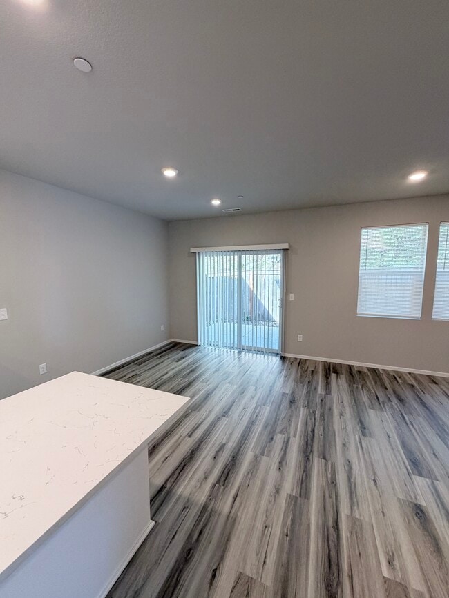 Photo - 9452 N Chestnut Ct