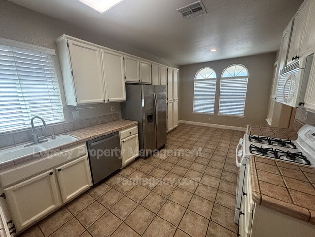 Photo - 1724 Magenta Dr