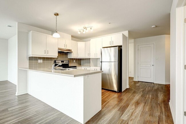 Building Photo - St-Thérèse 1