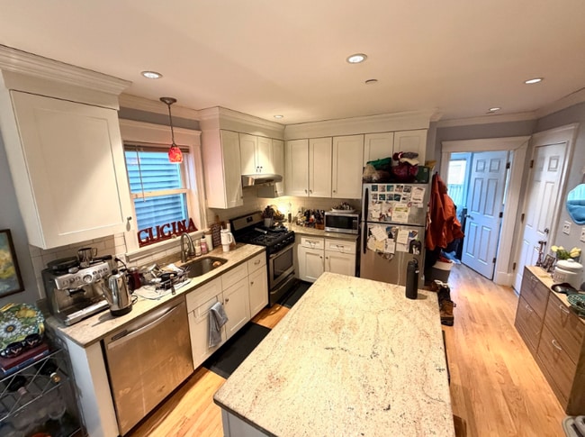 Photo - 133 Erie St Unit 1