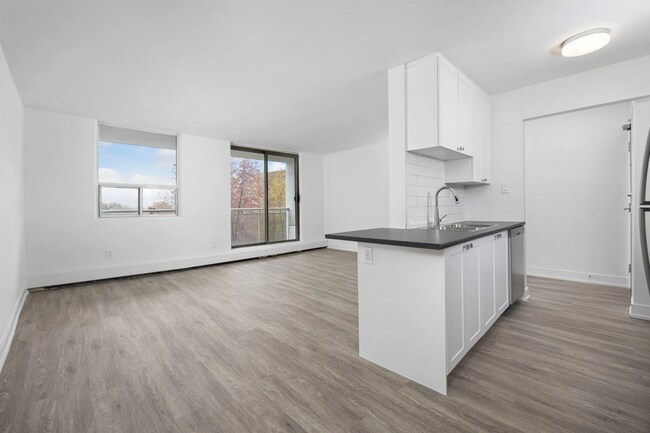 Photo - 160 Market St