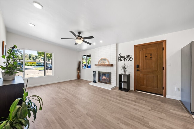 Photo - 9254 Fairlawn St