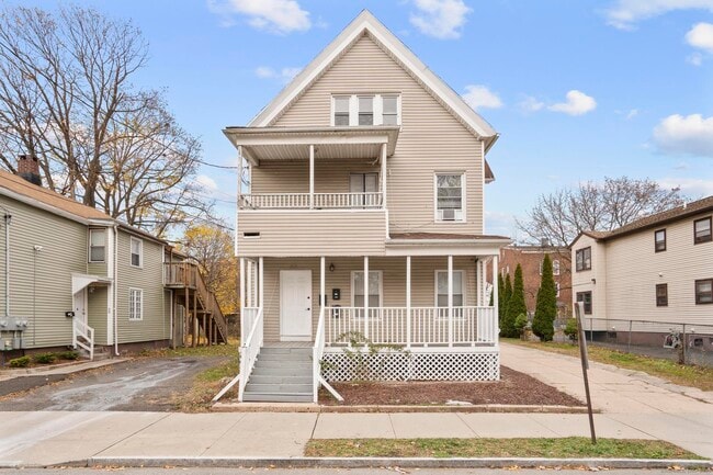 Building Photo - 55 Elliot St Unit 3rd