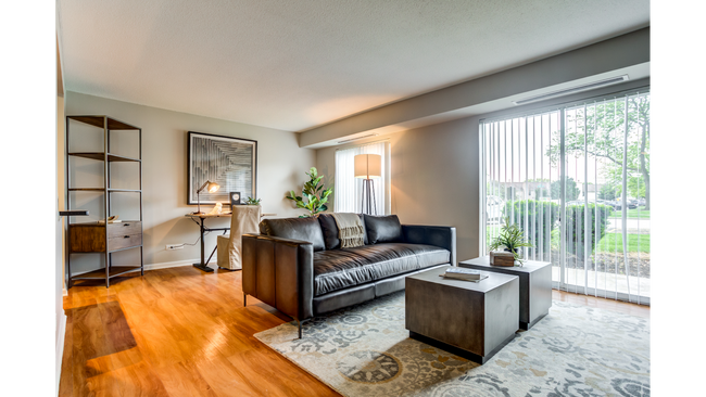 Livingroom - Twin Lake Towers Apartments