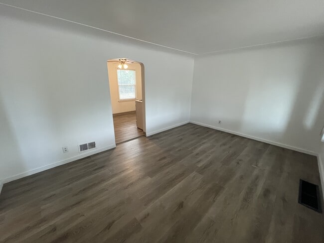 Photo - 904 Sheridan Blvd