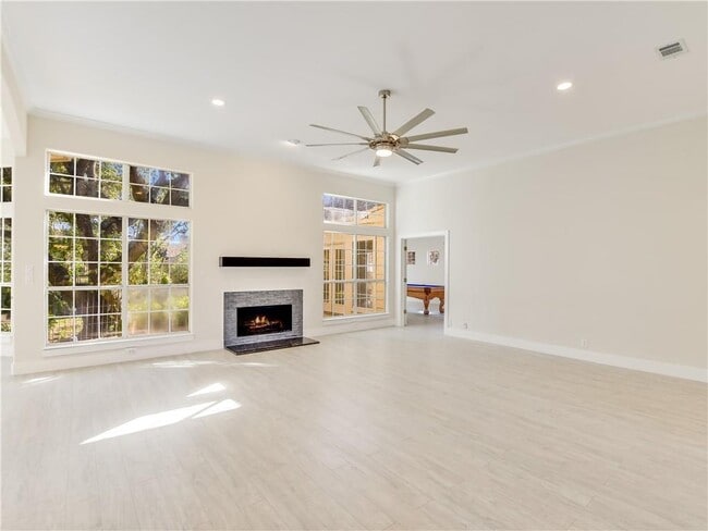Photo - 207 Tellus St