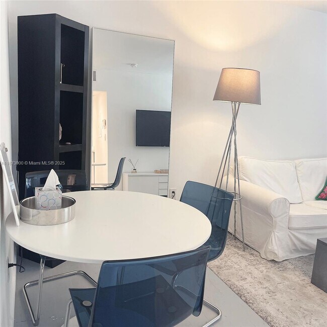 Photo - 1550 Drexel Ave Unit 105