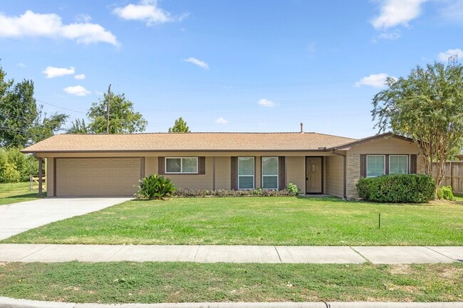 Photo - 1726 Wycliffe Dr