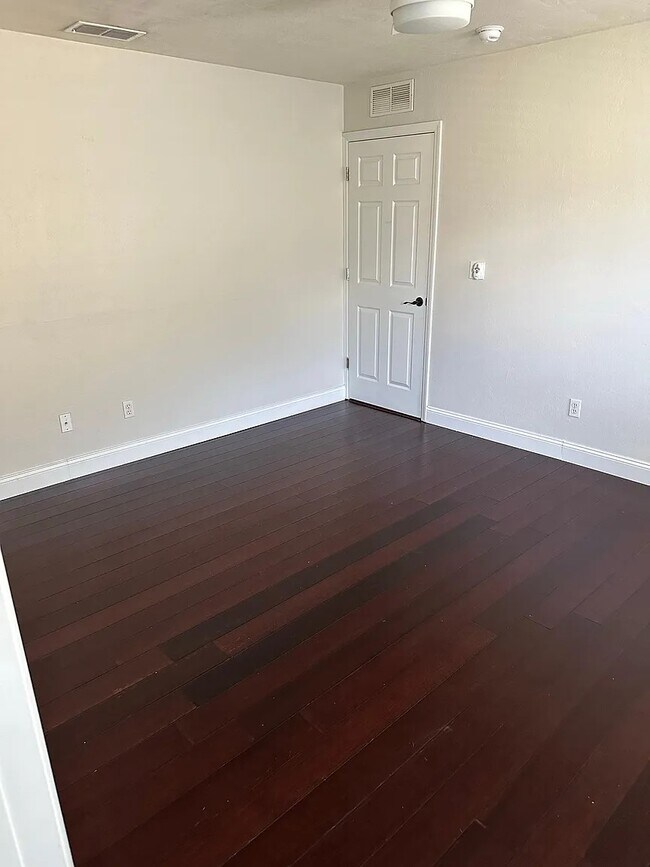 Photo - 3813 NW 27th St