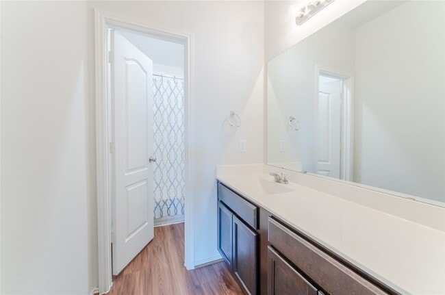 8327 Threadfin Wy