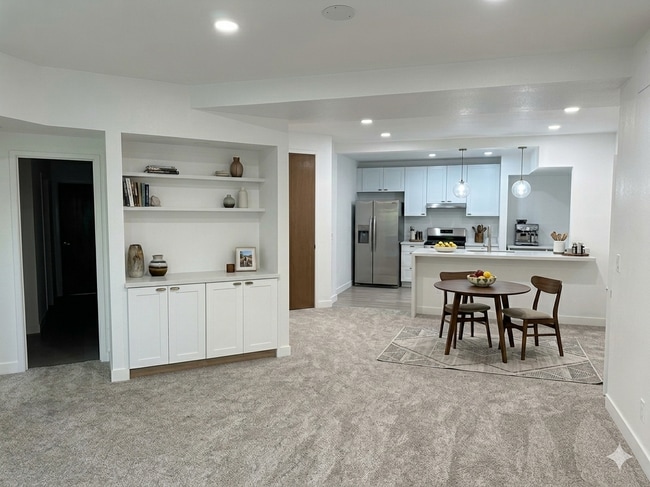 Building Photo - 1663 Veteran Ave Unit 206