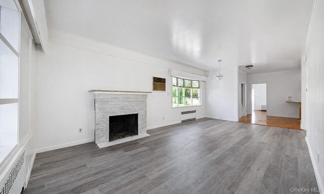 Photo - 615 Smith St