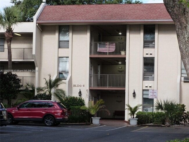 Photo - 6751 N University Dr Unit 204
